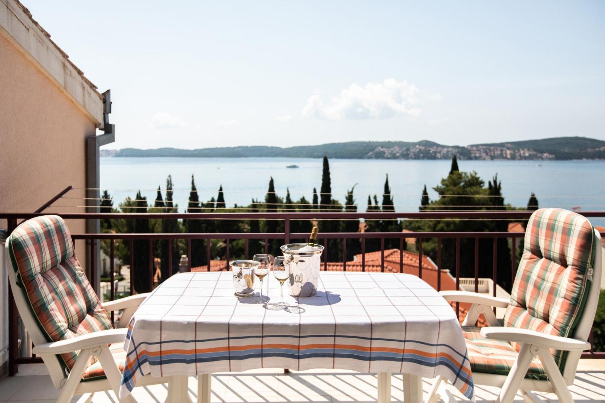 Lambrisa Apartment Trogir Exterior foto